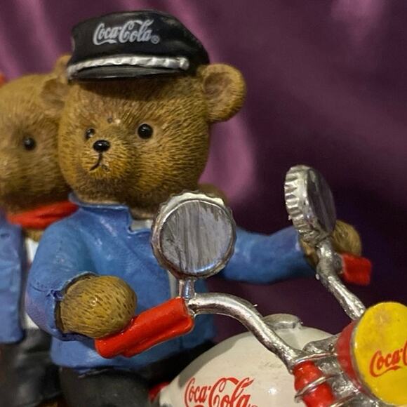Hamilton Coca Cola Collection Take Off With Refreshing Coca-Cola Taste Figurine - Picture 9 of 10